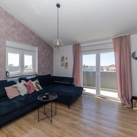 Charming In Peaceful Area Apartman Zadar
