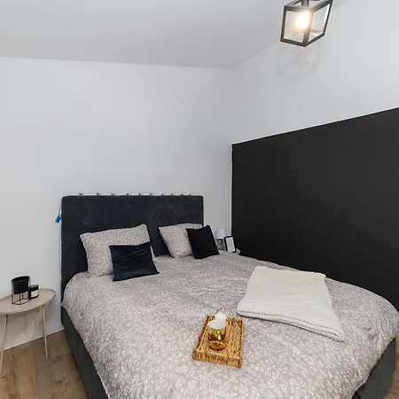 Apartman Charming In Peaceful Area *