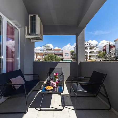 Apartman Charming In Peaceful Area